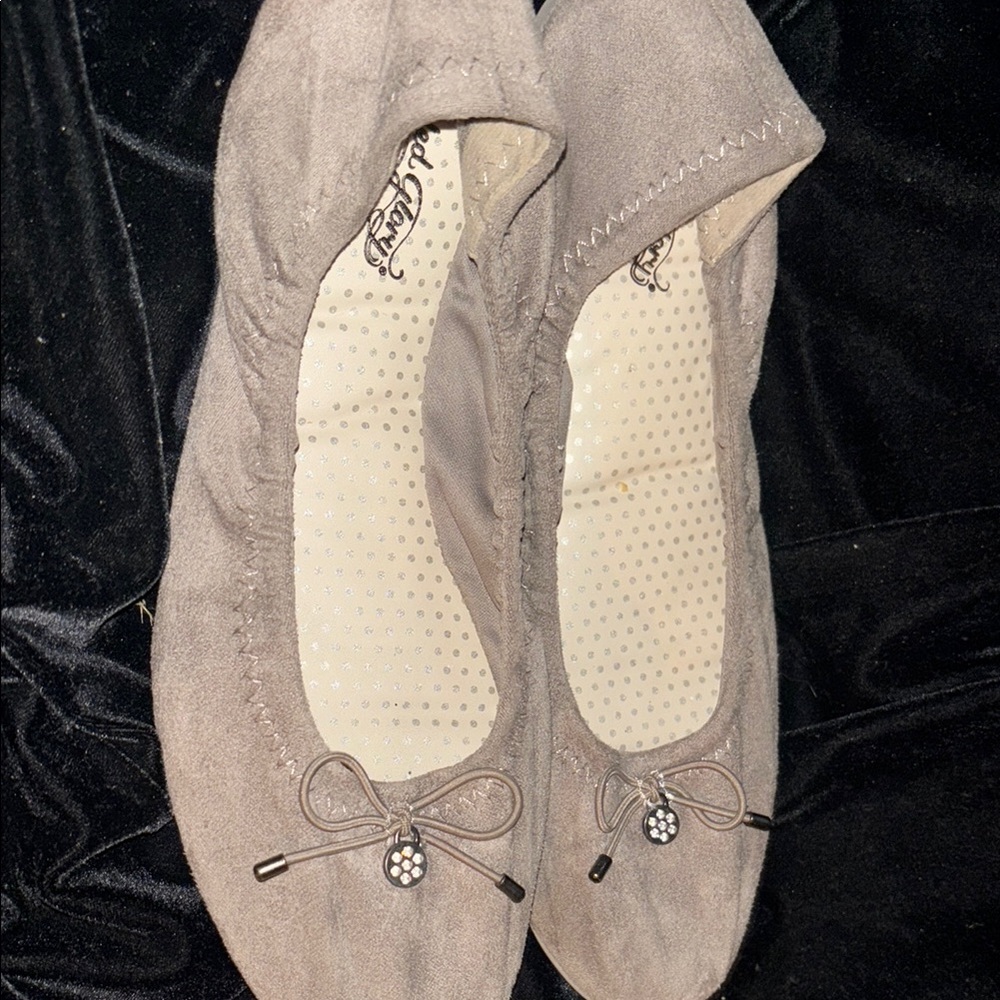 Faded Glory Gray Flats with Bow Detail - Picture 3 of 3